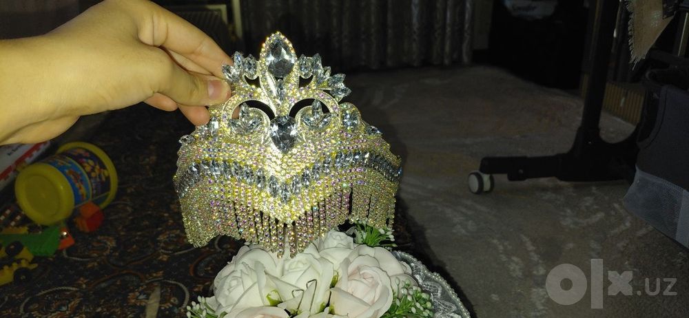Oq diadema sotiladi