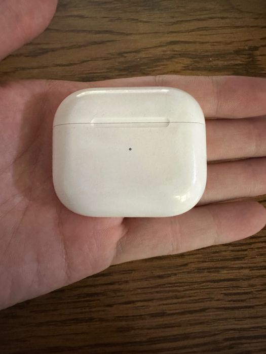 Продам Airpods 3