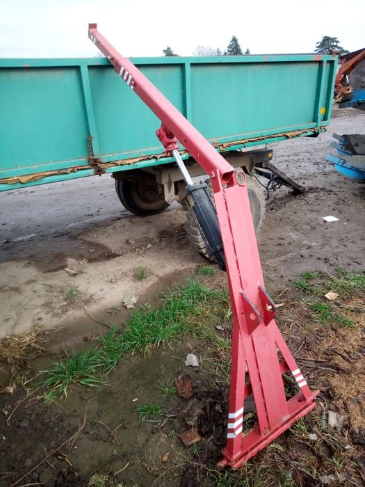 Ridicător după tractor