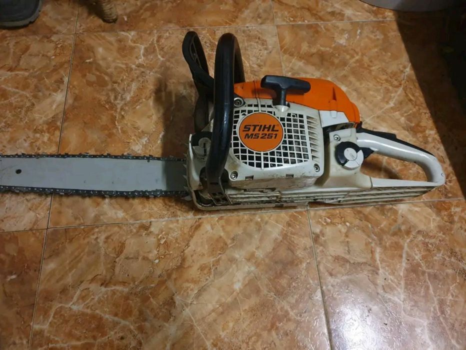 STIHL MS251 бензинова резачка