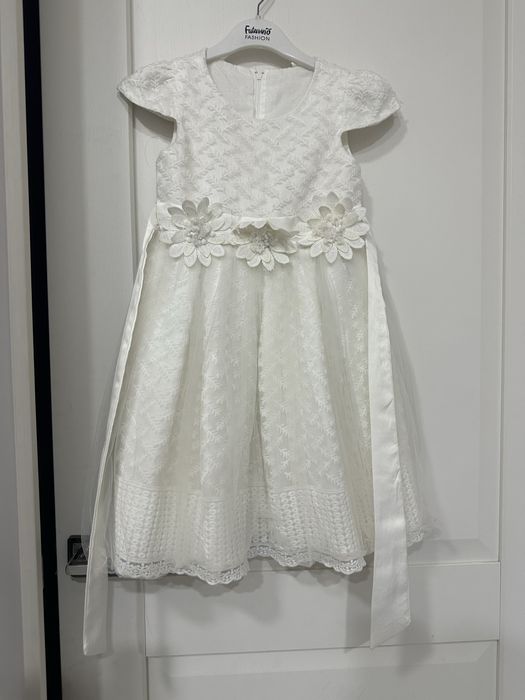 Платья на девочек