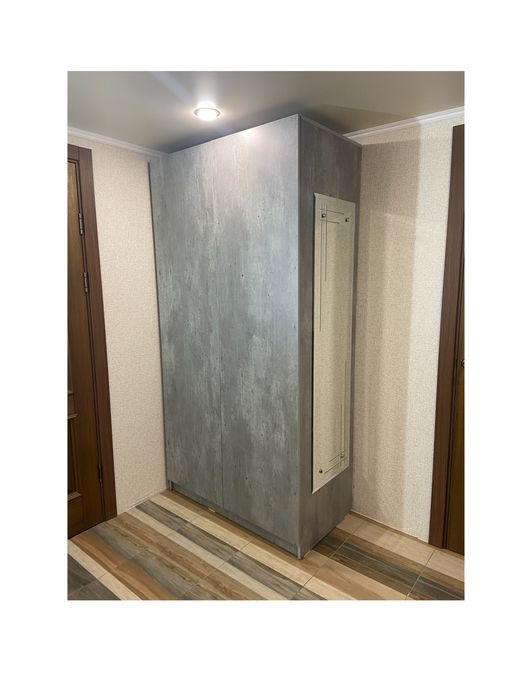 Шкаф с зеркалом