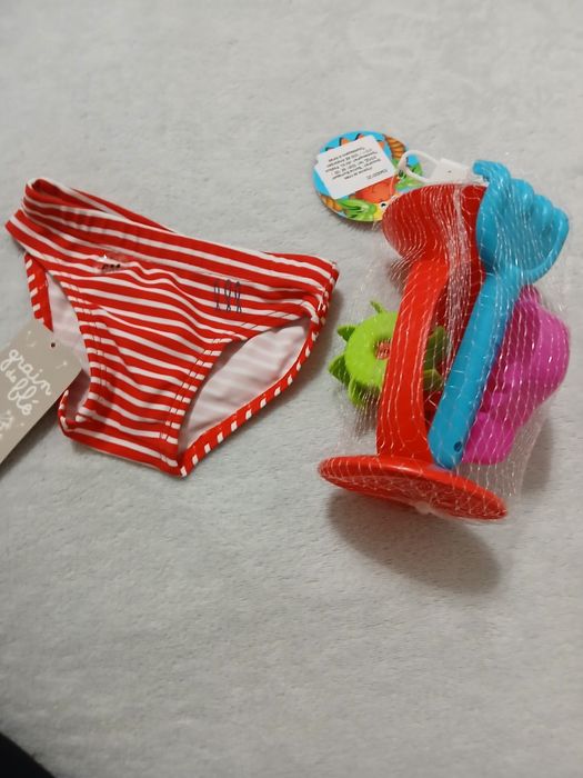 Нов бебешки бански 68