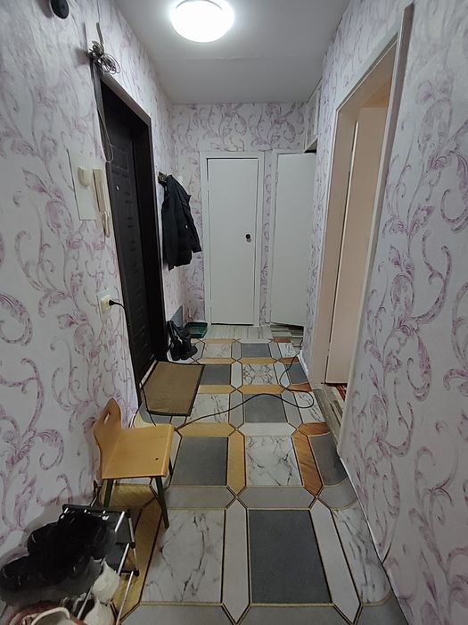 Продается 2-комн (3-52, 3 эт)