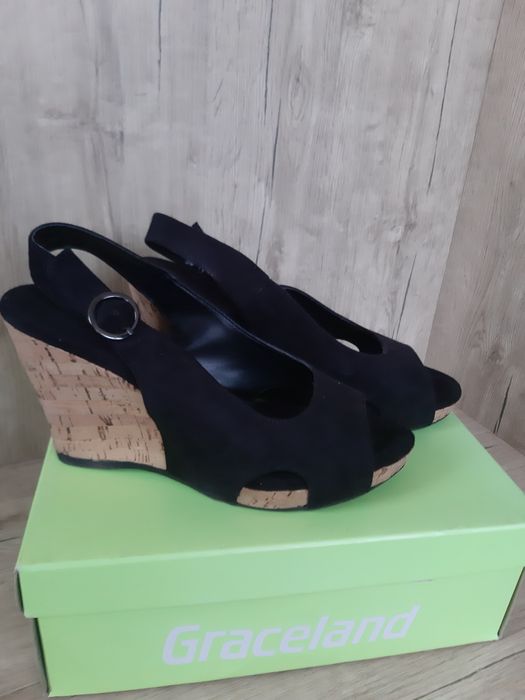 Дамски черни сандали