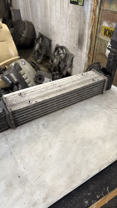 Интеркулер за БМВ 1 3 Х1 Серия Е90 Е91 Е92 Е93 Е87 Е84