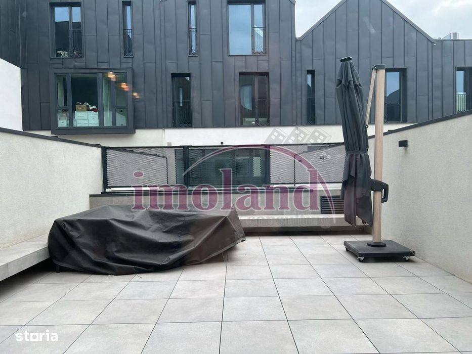 Vanzare - Townhouse 6 camere - mobilat + 2 locuri parcare Avalon Estat