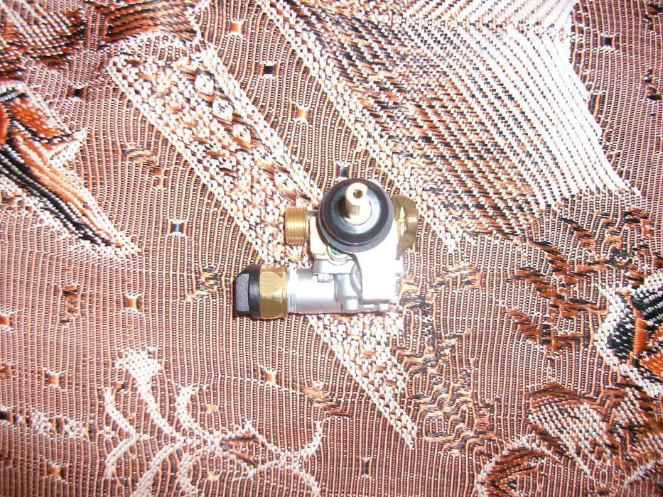 кран за газов котлон индезит и ханса