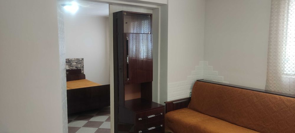 Дава се под наем Етаж от къща в Варна, Цветен квартал - 45 кв.м за 348.84 € - Снимка #6