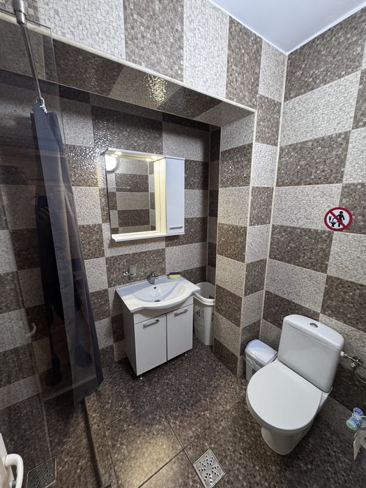Inchiriez garsoniera Calea Bucuresti zona Piata Centrala