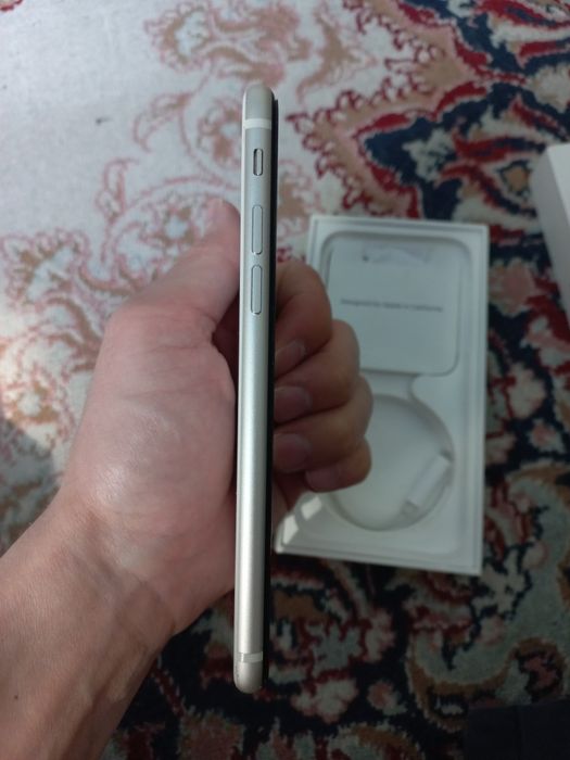 IPhone SE 2022 договорная