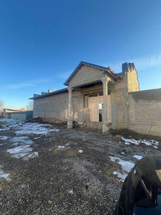 Шахар марказида туртбурчак 4 хонали, 4 сотик ховли сотувда