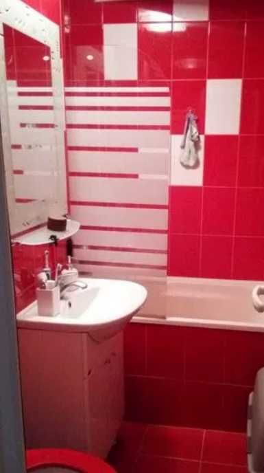 Дава се под наем Двустаен апартамент в Пловдив, Център - 47 кв.м за 188.7 € - Снимка #2