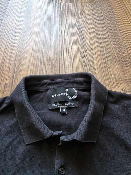 Страхотна мъжка тениска FRED PERRY размер
М, без забележки като нова,