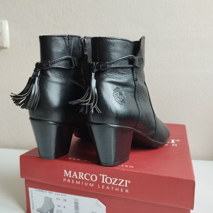 Marco Tozzi  39 номер черни кожени боти на ток
Черни кожени боти
Стелк