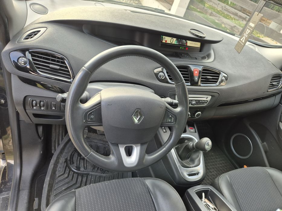 RENAULT Scenic 2011 — imagine 5