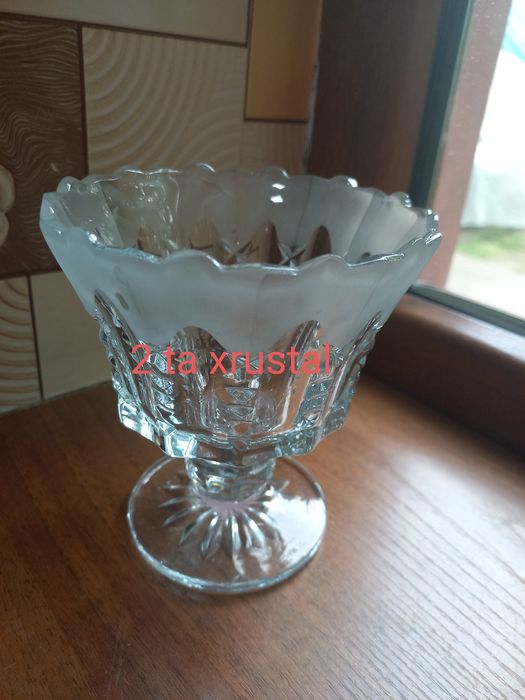 Xrustal va oniks sotiladi