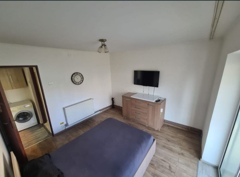 Închiriez apartament 2 camere Regim Hotelier