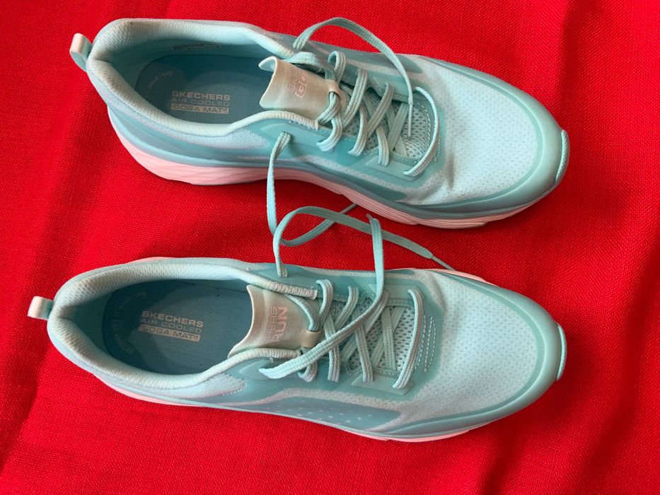 Skechers-оригинални маратонки 42,5 номер