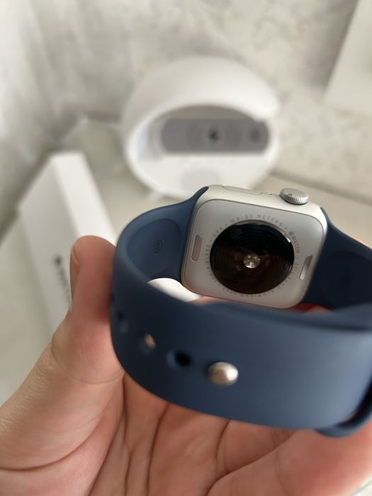 Apple watch se2 в отличном состоянии