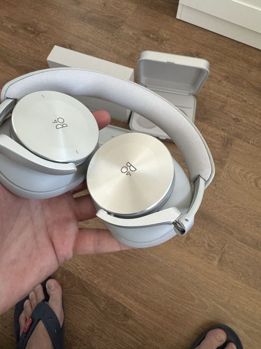 Vand casti Bang&Olufsen H95 Beoplay Grey Mist ca noi