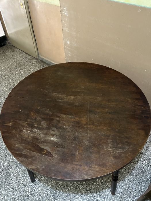 Дървена кухненска маса