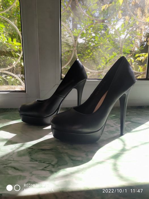 Туфли на высоком каблуке
