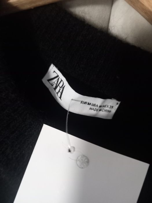 Pulover negru pufos cu lână și alpaca măsura M Zara