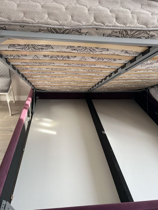 Продам кровать с матрасом