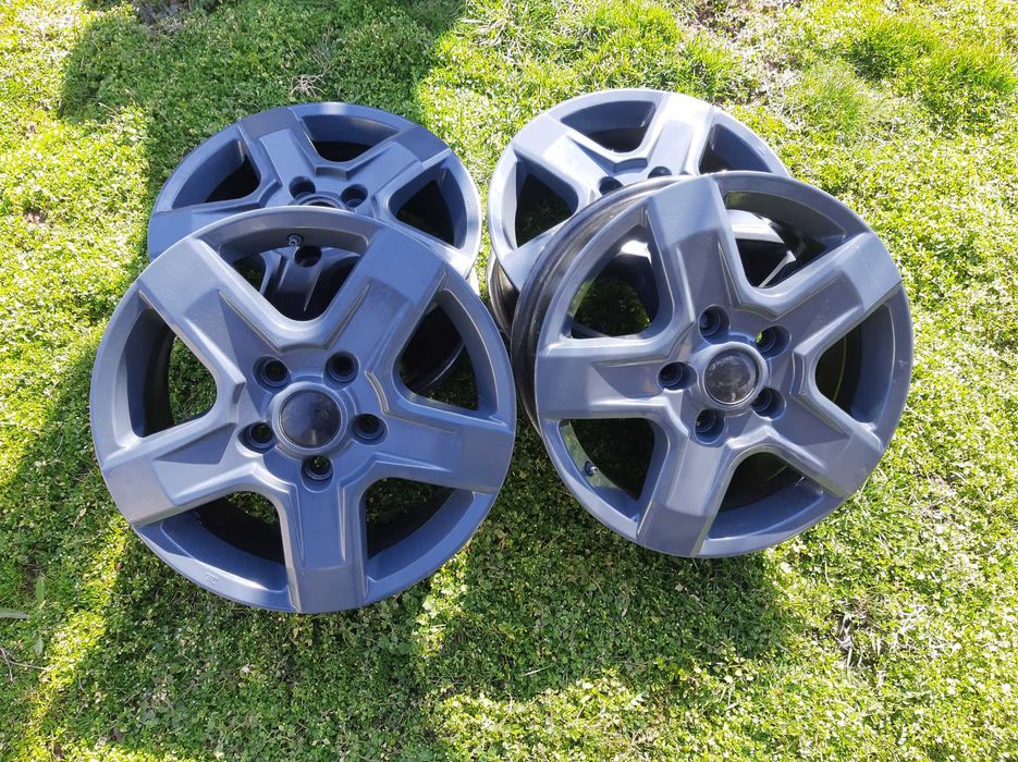 Гуми 245х50х18 цола и Джанти 16 цола 5х120