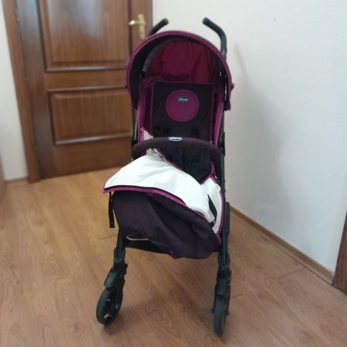 Продам коляску, ходунки и кроватку