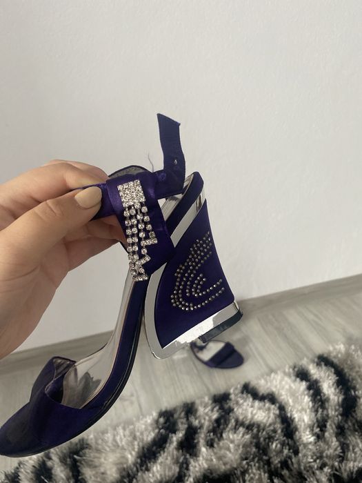 Sandale cu toc elegante