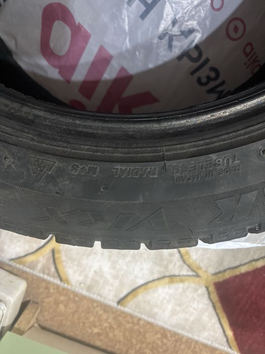 2 Шины Bridgestone Blizzak 245/45/17
