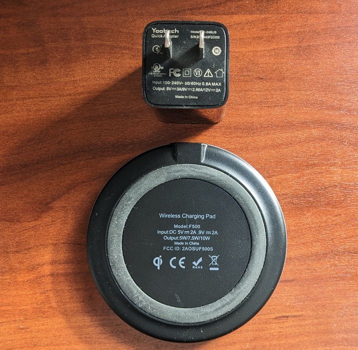 Безжично зарядно за смартфон