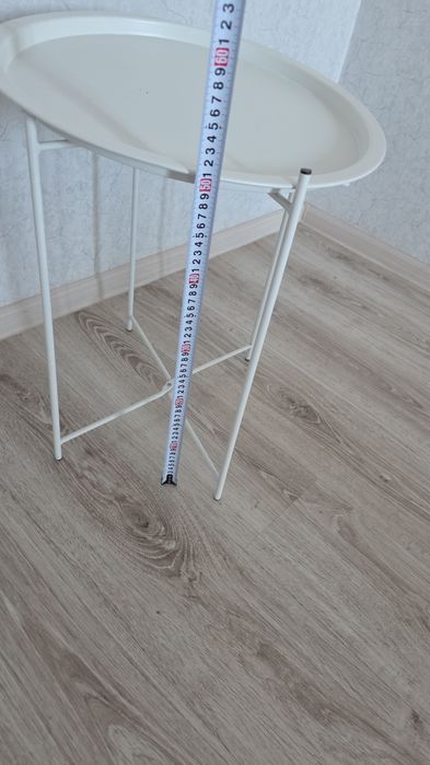 Стол со стульмя в отличном состояний