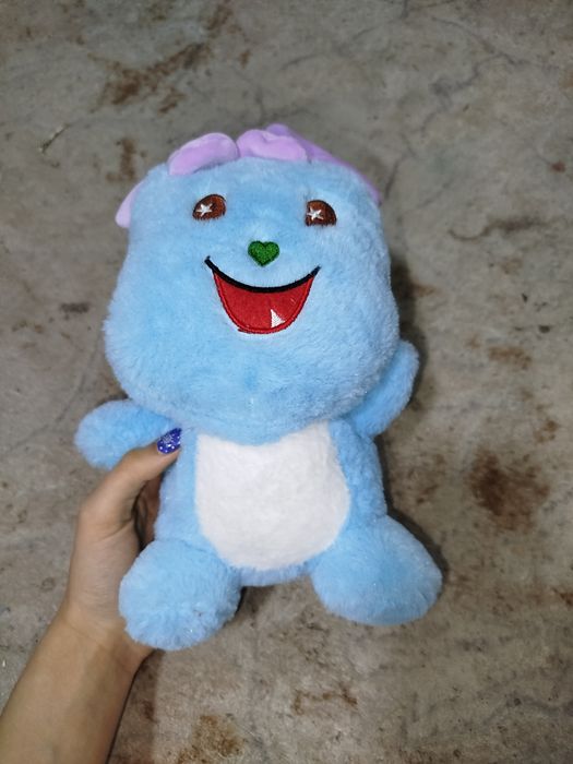 Мягкая плюшевая игрушка в виде монстра.В наличии 1 шт.