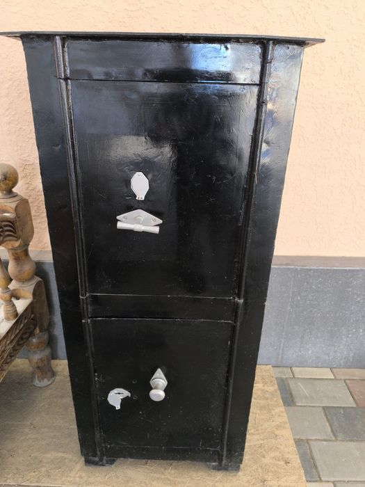 Продам сейф огнеупорный