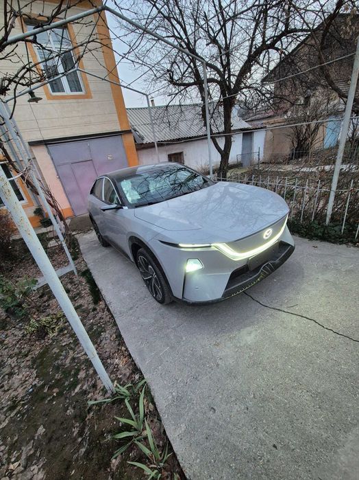 Mazda EZ-60 2025 Hybrid  200 Max