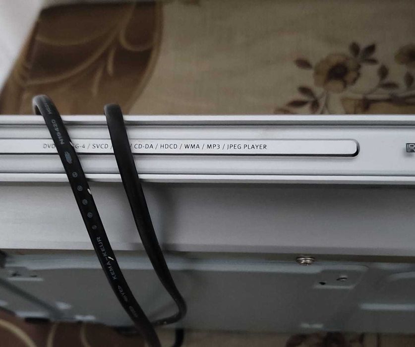 DVD плеер ВВК б/у