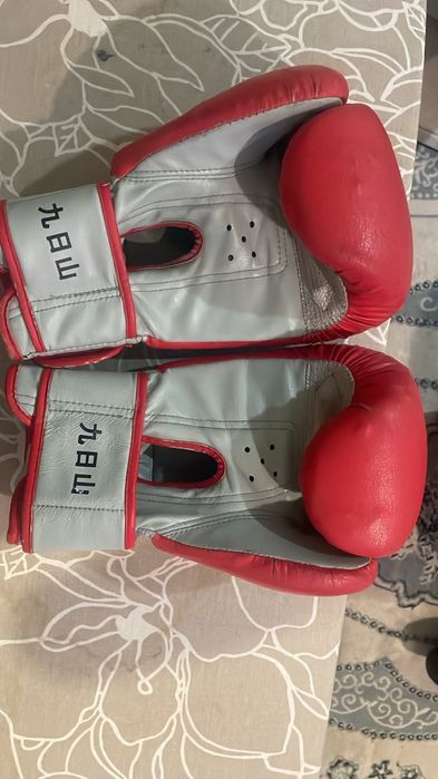 боксёрские перчатки