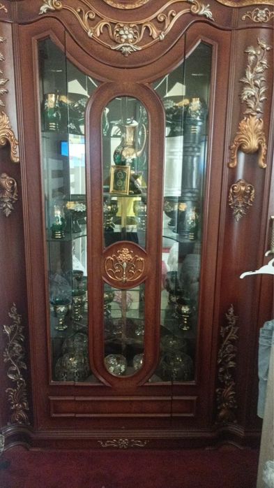 Стенка сотилади состоянаси идеал Италия мурожат яхши сакланган ооооооо