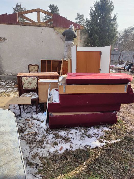 Donez lemne foc din demolări și mobila veche