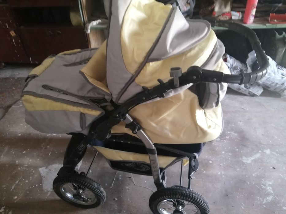 Продам детскую коляску