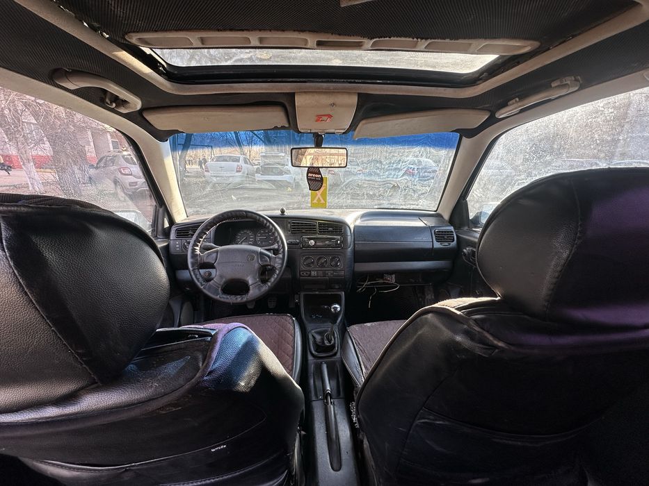 Голф 3  двигатель 1.8  газ отметка есть