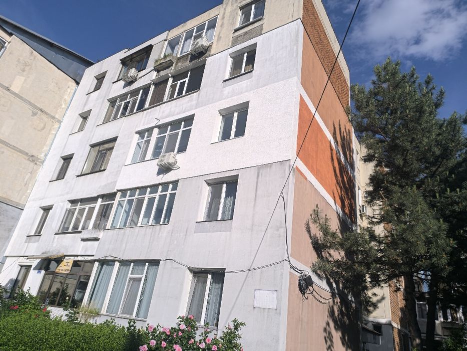 Apartament – Pitești, Cartierul Banat - Vedere 4