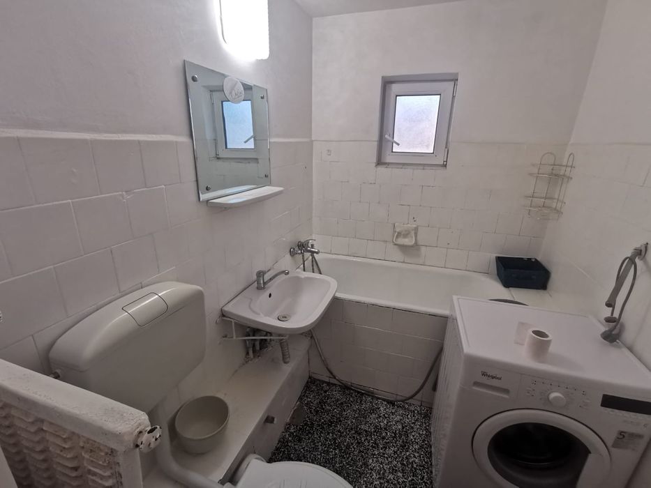 Apartament 3 camere de închiriat – zona Decebal (str. Doina), 66 mp, t