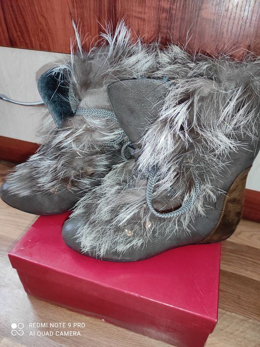 Продаю.  ботинки.