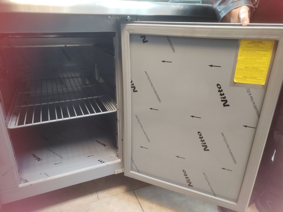 Продавам бизнес на павилион на пазар Борово.След ремонт .