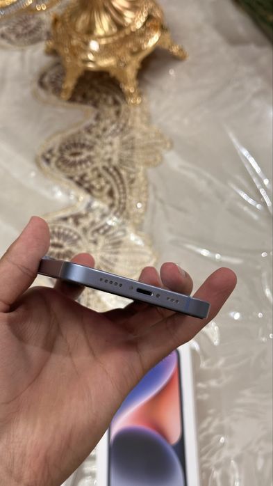 Iphone 14 blue ideal holati