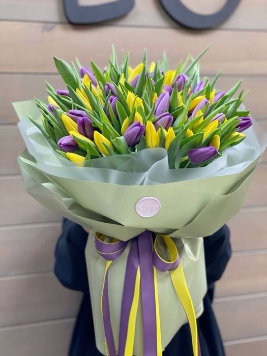 Тюльпаны в розницу от флориста